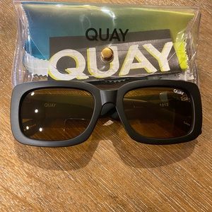Quay- Yada Yada style, black matte with olive lenses.